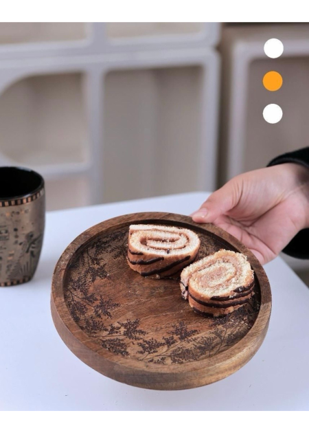 صحن تقديم دائري مع زخرفة شجر الزيتون